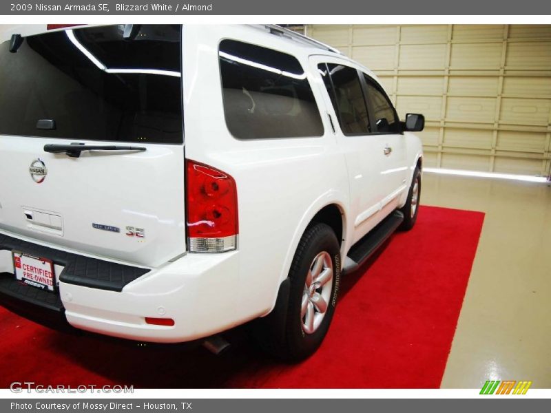 Blizzard White / Almond 2009 Nissan Armada SE