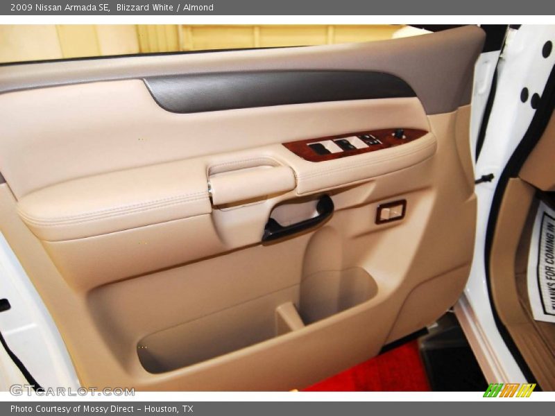 Blizzard White / Almond 2009 Nissan Armada SE