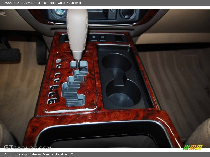 Blizzard White / Almond 2009 Nissan Armada SE