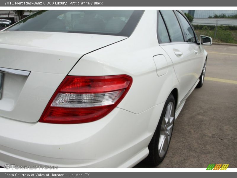 Arctic White / Black 2011 Mercedes-Benz C 300 Luxury