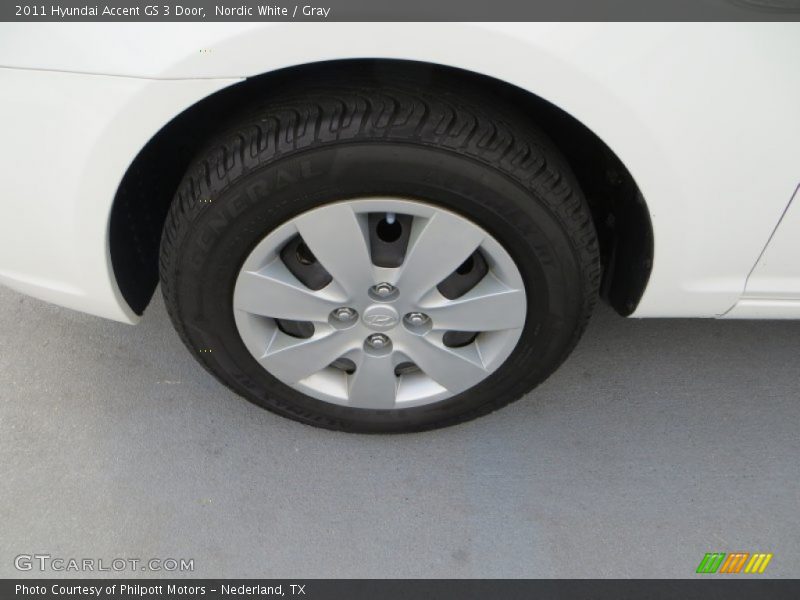Nordic White / Gray 2011 Hyundai Accent GS 3 Door