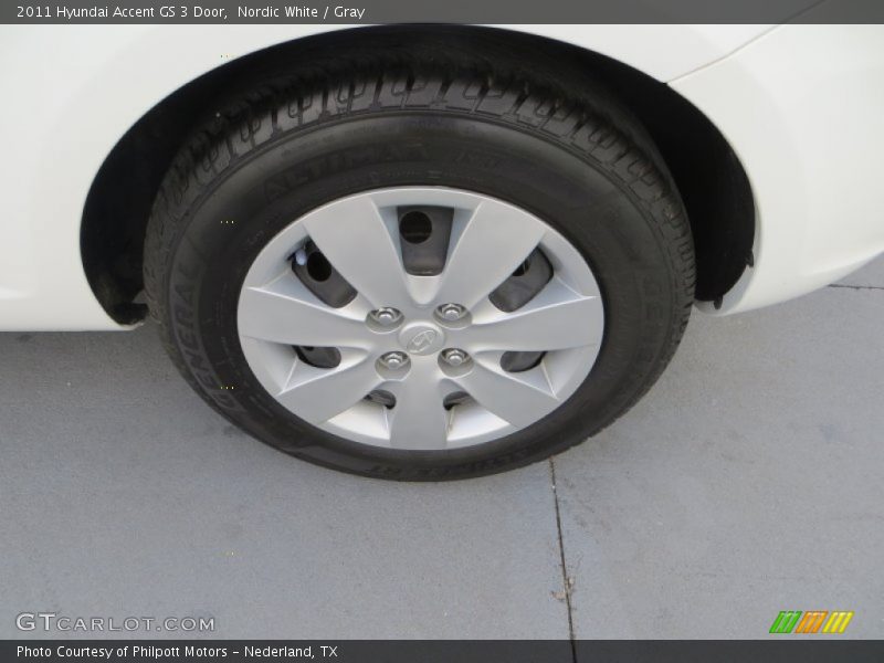 Nordic White / Gray 2011 Hyundai Accent GS 3 Door