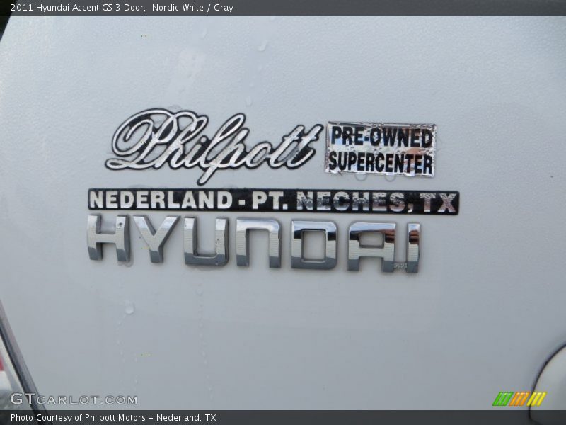 Nordic White / Gray 2011 Hyundai Accent GS 3 Door