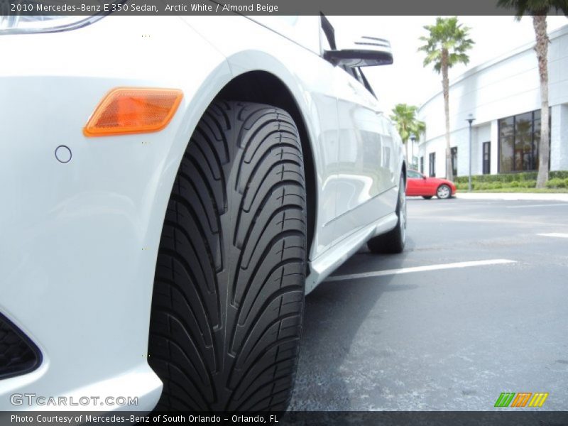 Arctic White / Almond Beige 2010 Mercedes-Benz E 350 Sedan