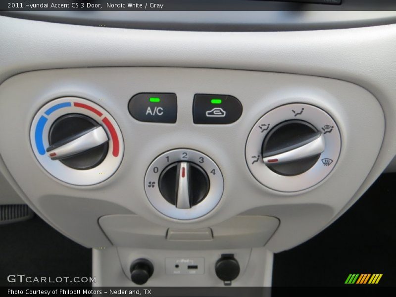 Nordic White / Gray 2011 Hyundai Accent GS 3 Door