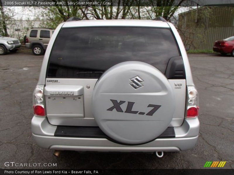 Silky Silver Metallic / Gray 2006 Suzuki XL7 7 Passenger AWD