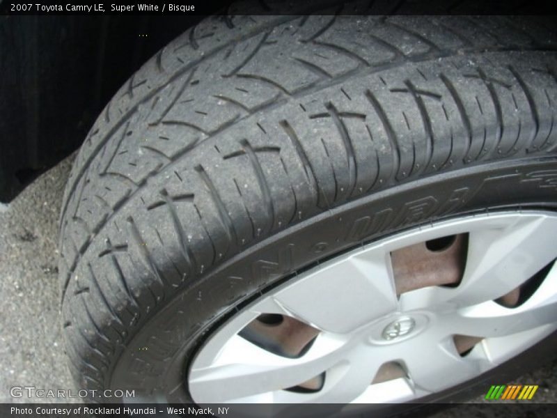 Super White / Bisque 2007 Toyota Camry LE
