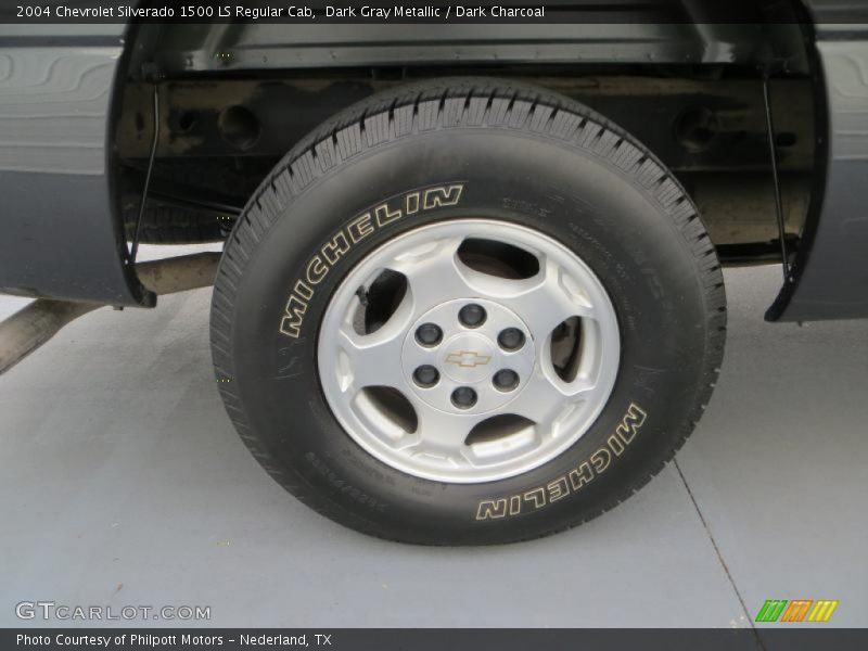 Dark Gray Metallic / Dark Charcoal 2004 Chevrolet Silverado 1500 LS Regular Cab