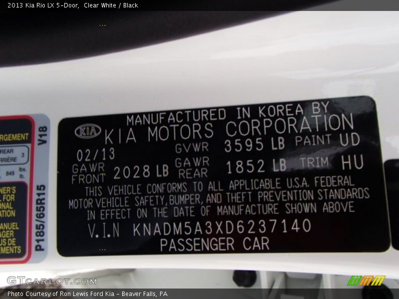 Clear White / Black 2013 Kia Rio LX 5-Door