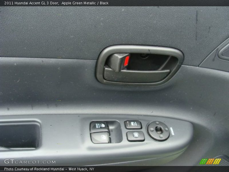 Apple Green Metallic / Black 2011 Hyundai Accent GL 3 Door