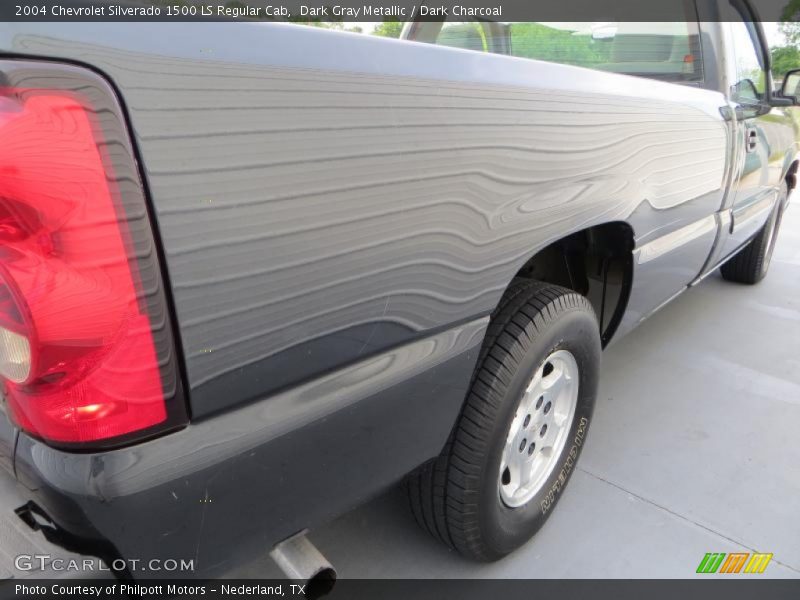 Dark Gray Metallic / Dark Charcoal 2004 Chevrolet Silverado 1500 LS Regular Cab