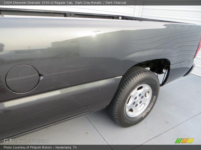 Dark Gray Metallic / Dark Charcoal 2004 Chevrolet Silverado 1500 LS Regular Cab