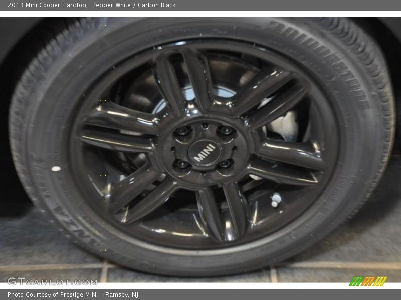 Pepper White / Carbon Black 2013 Mini Cooper Hardtop