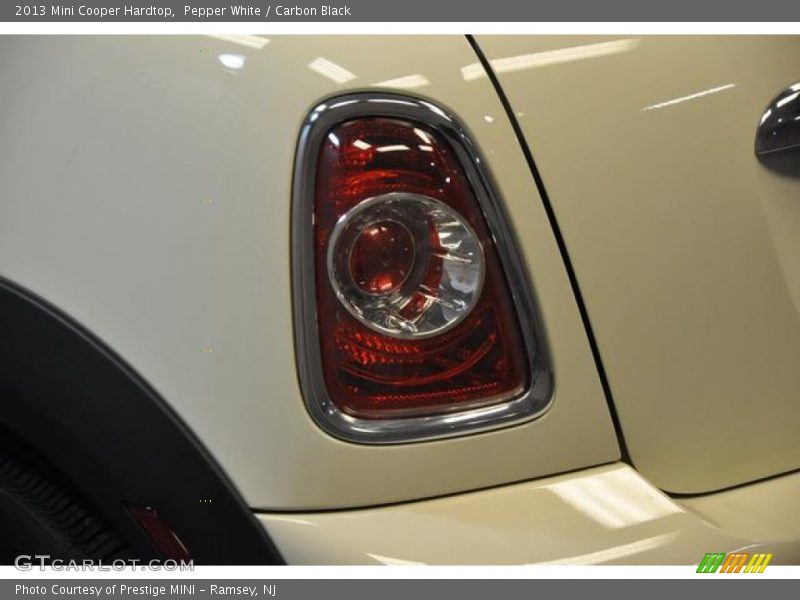 Pepper White / Carbon Black 2013 Mini Cooper Hardtop