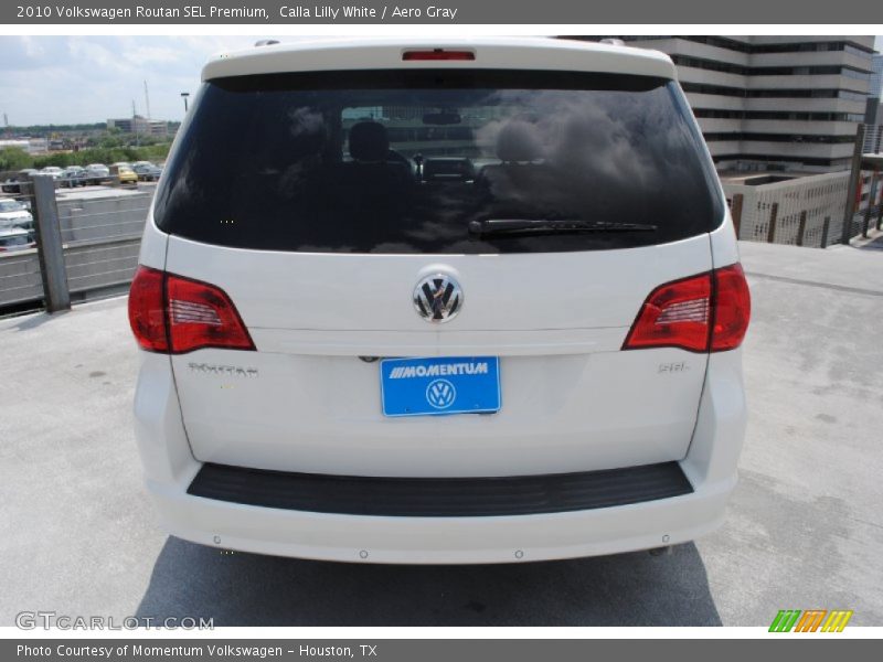 Calla Lilly White / Aero Gray 2010 Volkswagen Routan SEL Premium