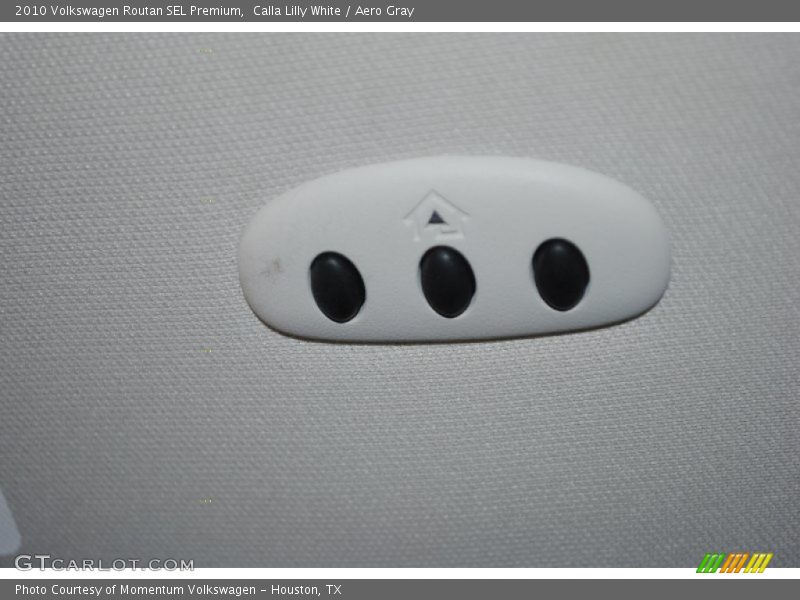 Calla Lilly White / Aero Gray 2010 Volkswagen Routan SEL Premium