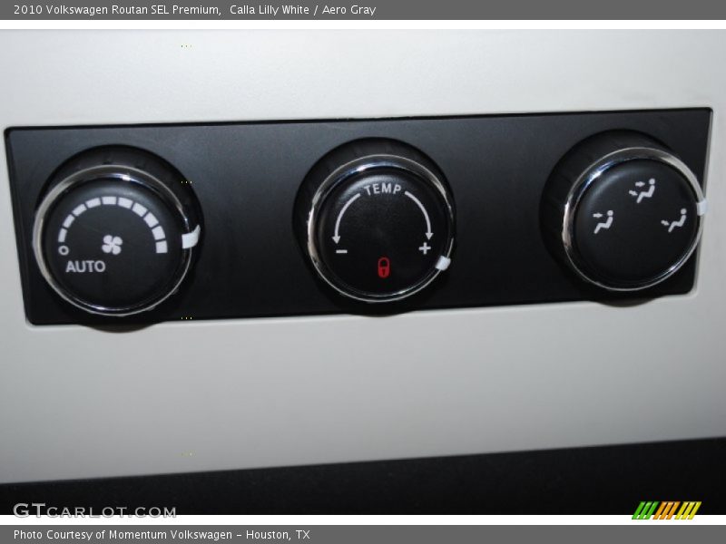 Calla Lilly White / Aero Gray 2010 Volkswagen Routan SEL Premium