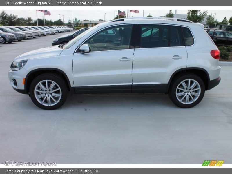 Reflex Silver Metallic / Black 2013 Volkswagen Tiguan SE