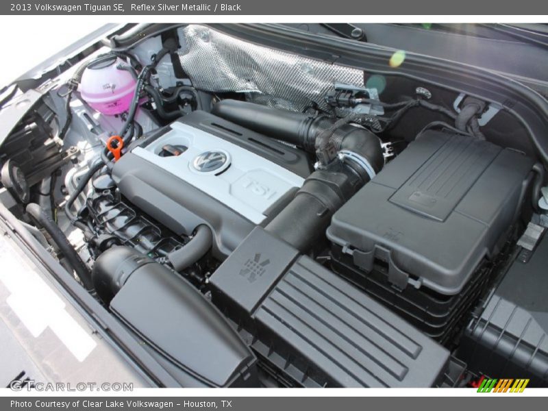 Reflex Silver Metallic / Black 2013 Volkswagen Tiguan SE