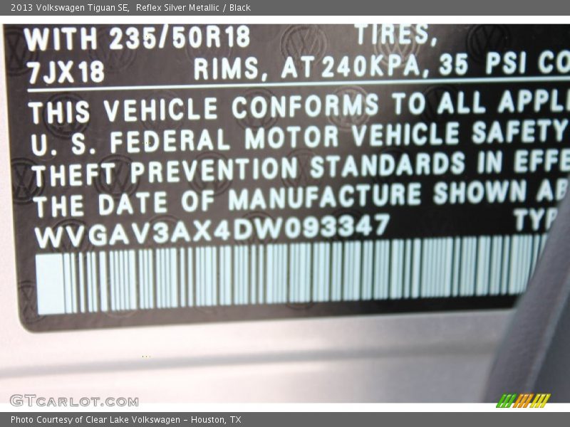 Reflex Silver Metallic / Black 2013 Volkswagen Tiguan SE