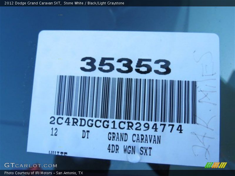 Stone White / Black/Light Graystone 2012 Dodge Grand Caravan SXT