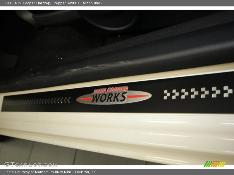 Pepper White / Carbon Black 2013 Mini Cooper Hardtop