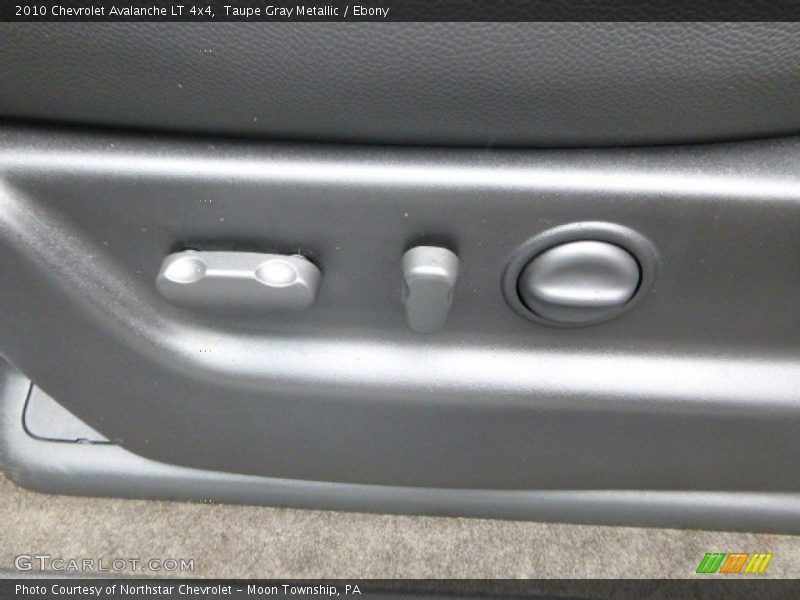 Taupe Gray Metallic / Ebony 2010 Chevrolet Avalanche LT 4x4