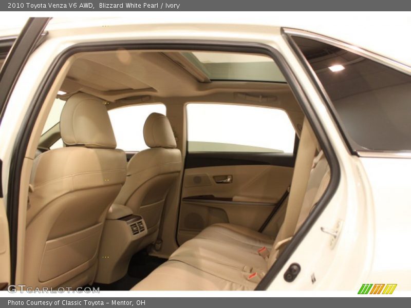 Blizzard White Pearl / Ivory 2010 Toyota Venza V6 AWD