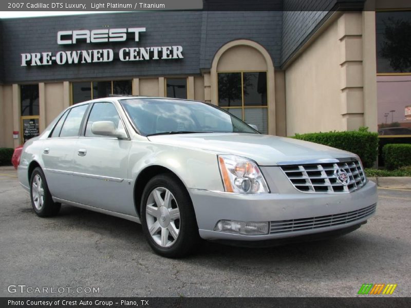 Light Platinum / Titanium 2007 Cadillac DTS Luxury