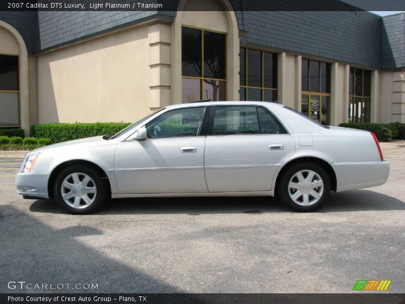 Light Platinum / Titanium 2007 Cadillac DTS Luxury