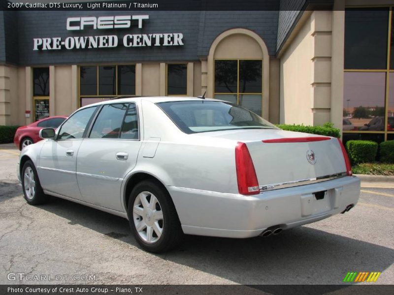 Light Platinum / Titanium 2007 Cadillac DTS Luxury