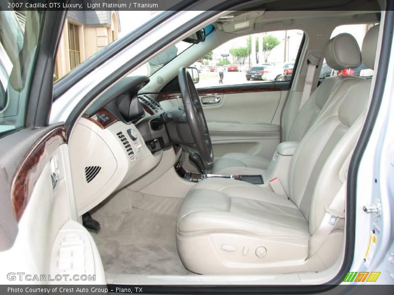 Light Platinum / Titanium 2007 Cadillac DTS Luxury