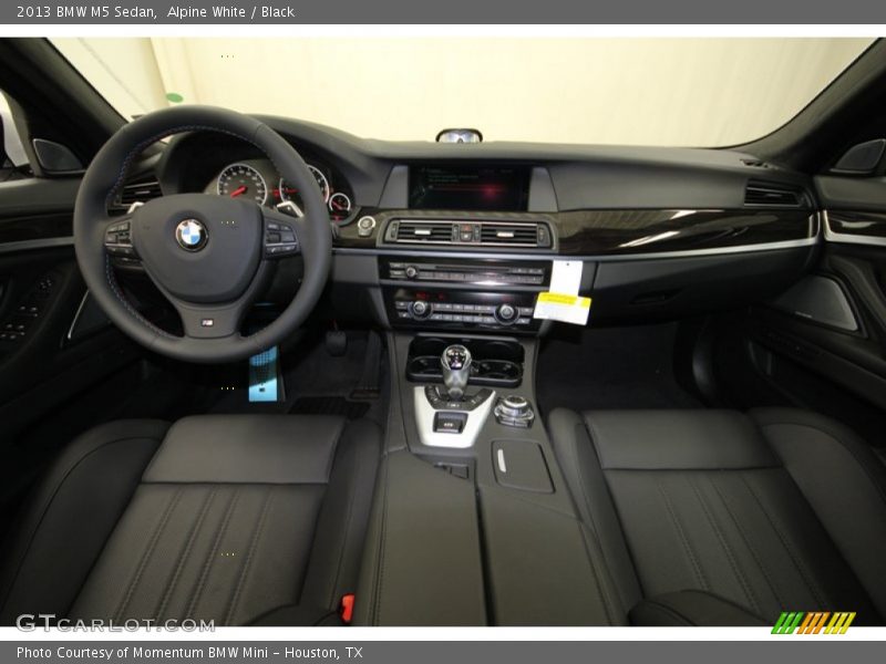 Alpine White / Black 2013 BMW M5 Sedan