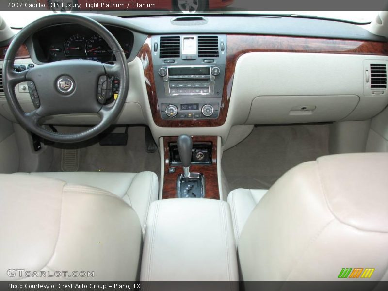 Light Platinum / Titanium 2007 Cadillac DTS Luxury