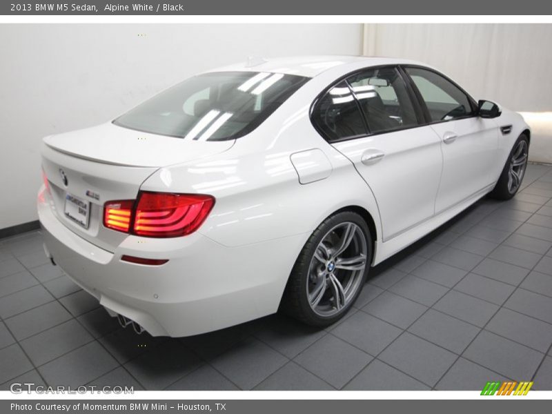 Alpine White / Black 2013 BMW M5 Sedan