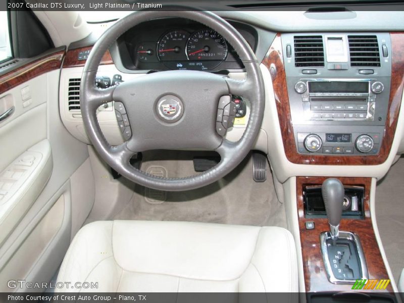 Light Platinum / Titanium 2007 Cadillac DTS Luxury