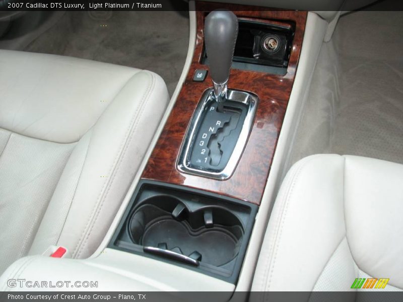 Light Platinum / Titanium 2007 Cadillac DTS Luxury