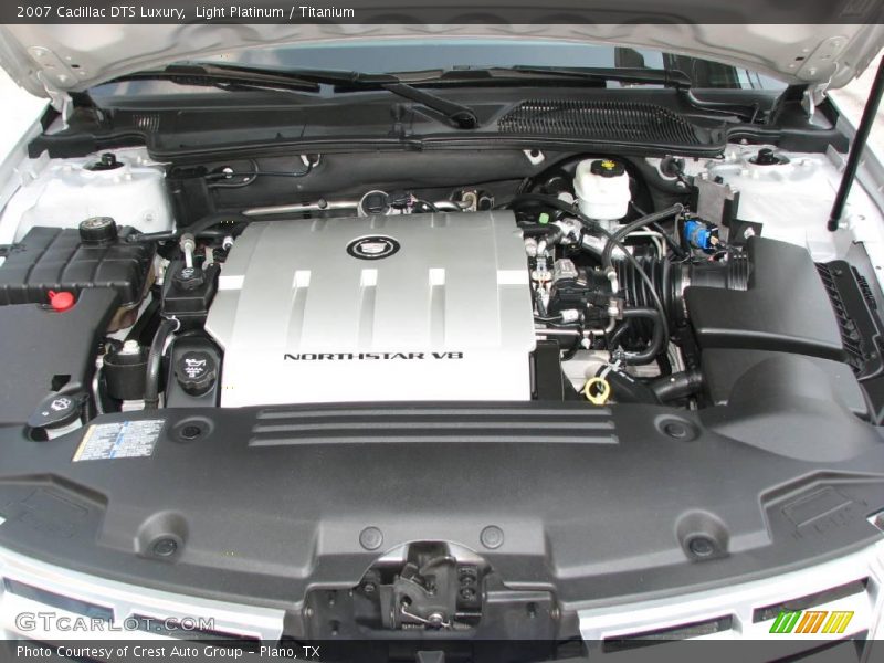 Light Platinum / Titanium 2007 Cadillac DTS Luxury