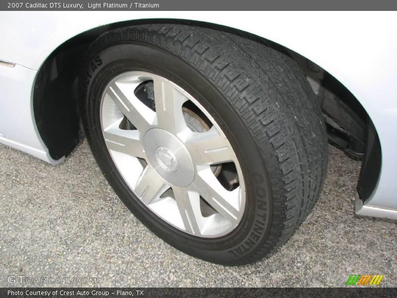 Light Platinum / Titanium 2007 Cadillac DTS Luxury