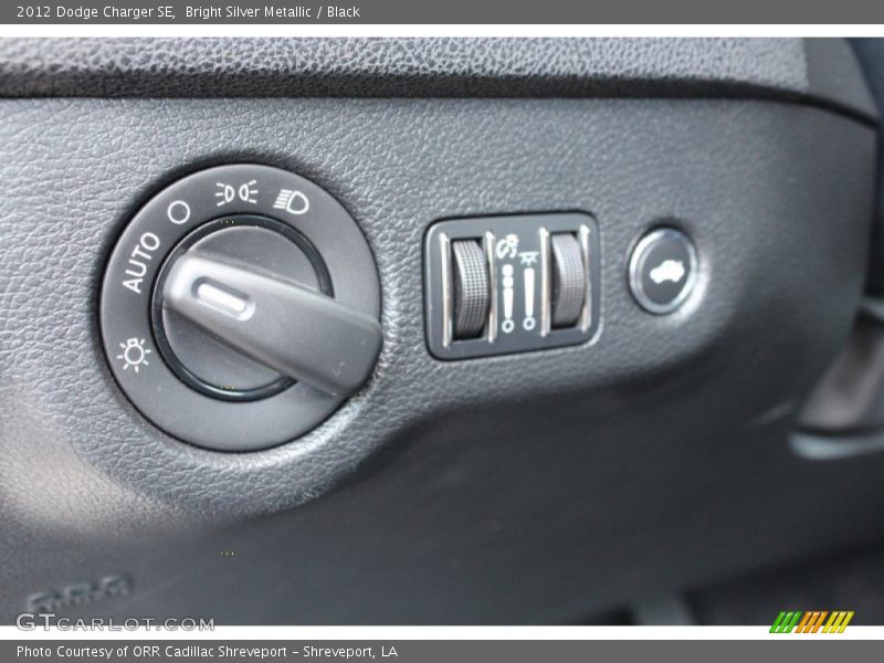 Bright Silver Metallic / Black 2012 Dodge Charger SE