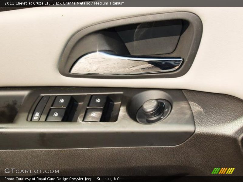 Black Granite Metallic / Medium Titanium 2011 Chevrolet Cruze LT