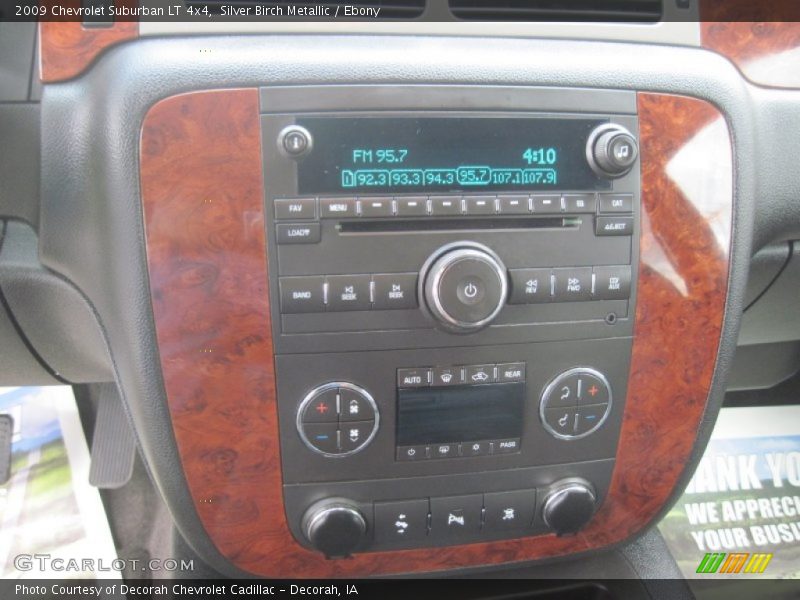Silver Birch Metallic / Ebony 2009 Chevrolet Suburban LT 4x4