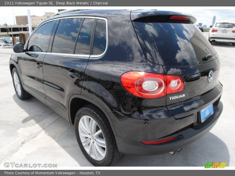 Deep Black Metallic / Charcoal 2011 Volkswagen Tiguan SE