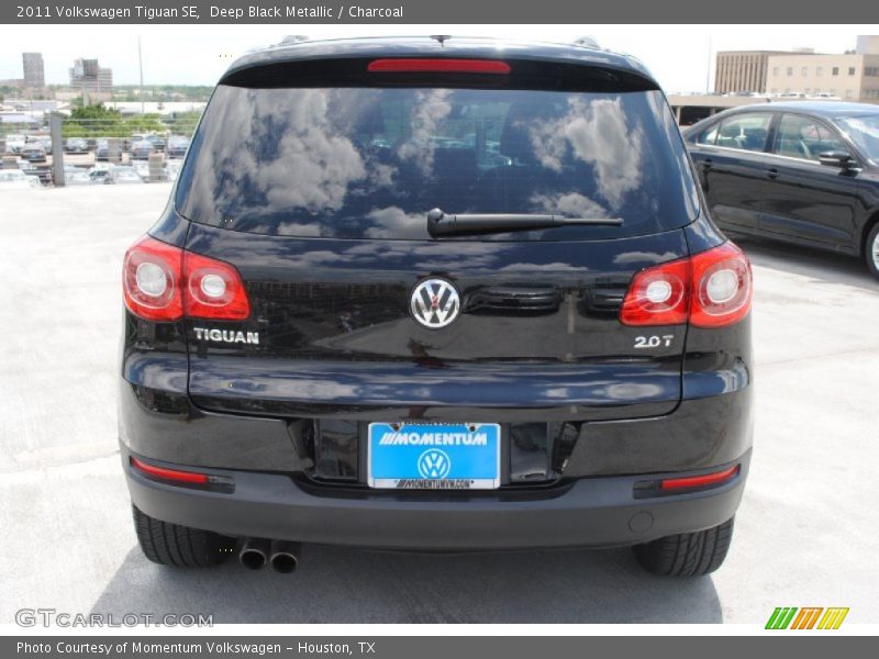 Deep Black Metallic / Charcoal 2011 Volkswagen Tiguan SE