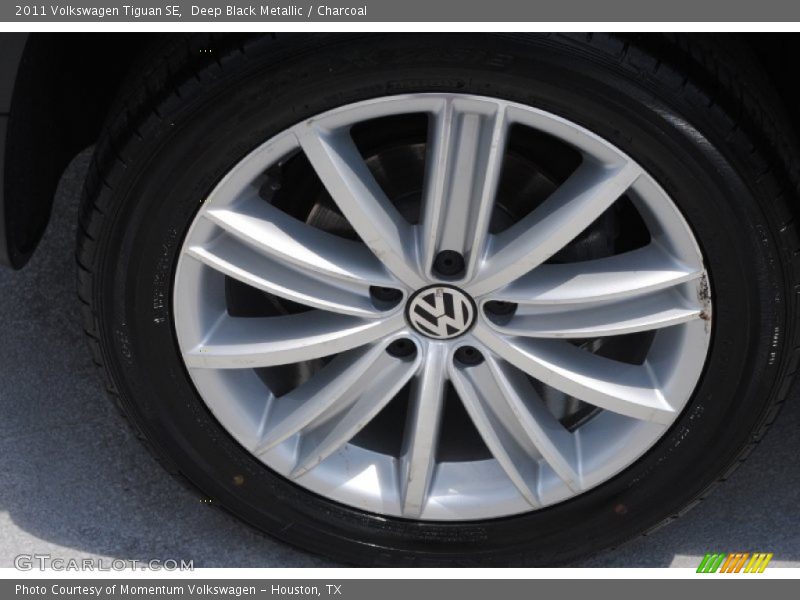 Deep Black Metallic / Charcoal 2011 Volkswagen Tiguan SE