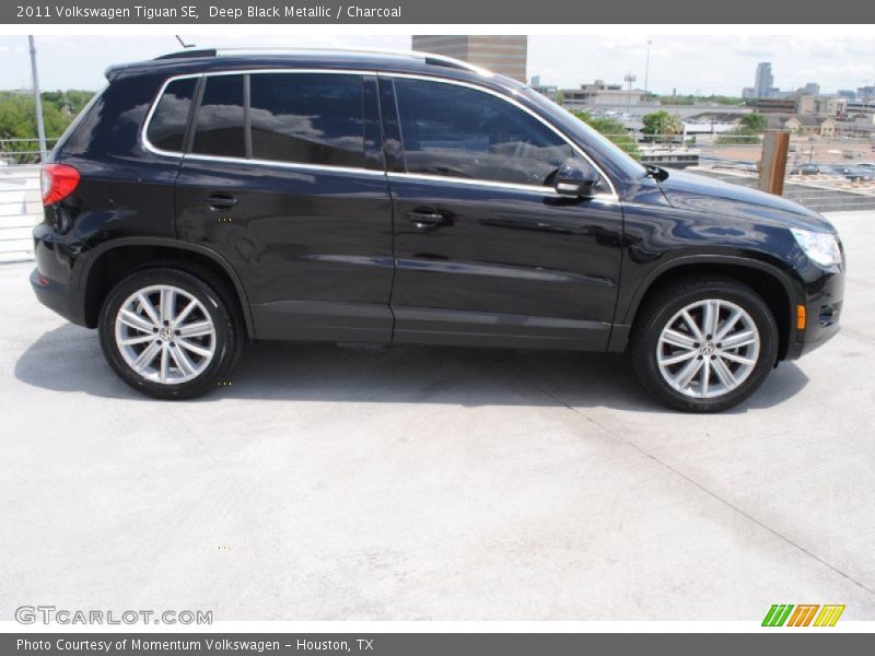 Deep Black Metallic / Charcoal 2011 Volkswagen Tiguan SE