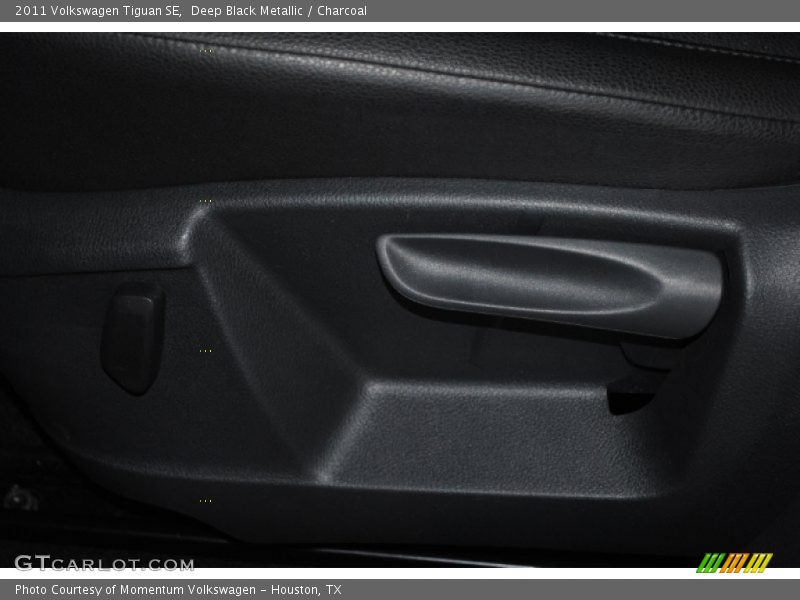 Deep Black Metallic / Charcoal 2011 Volkswagen Tiguan SE