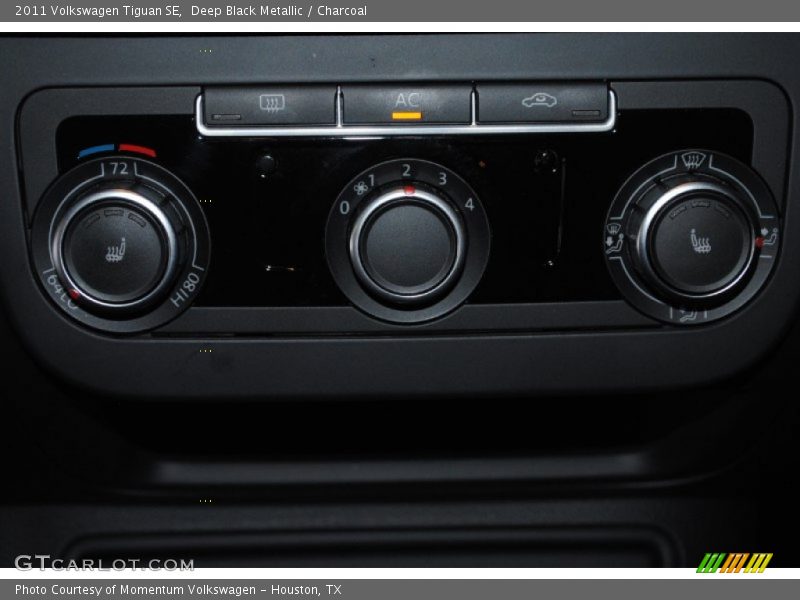 Deep Black Metallic / Charcoal 2011 Volkswagen Tiguan SE