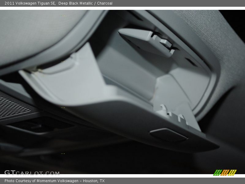 Deep Black Metallic / Charcoal 2011 Volkswagen Tiguan SE