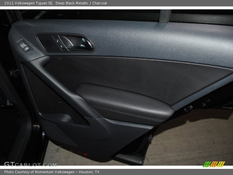 Deep Black Metallic / Charcoal 2011 Volkswagen Tiguan SE